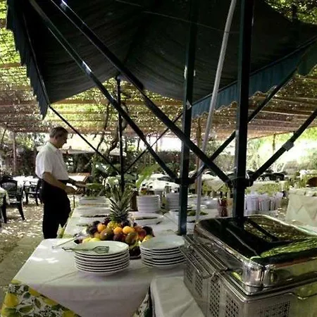 Ξενοδοχείο Delle Muse 3*